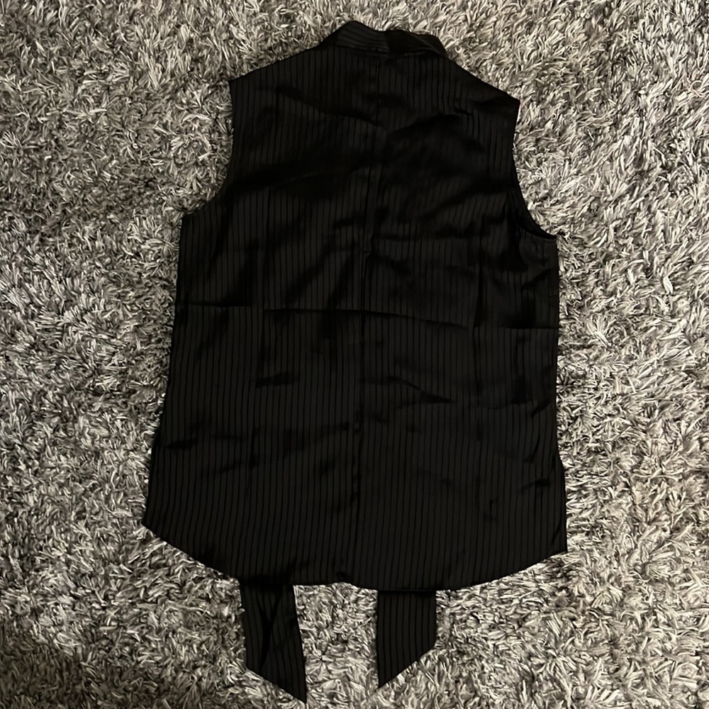 Lattelier Scarf Neck Sleeveless Blouse - Picture 9 of 14